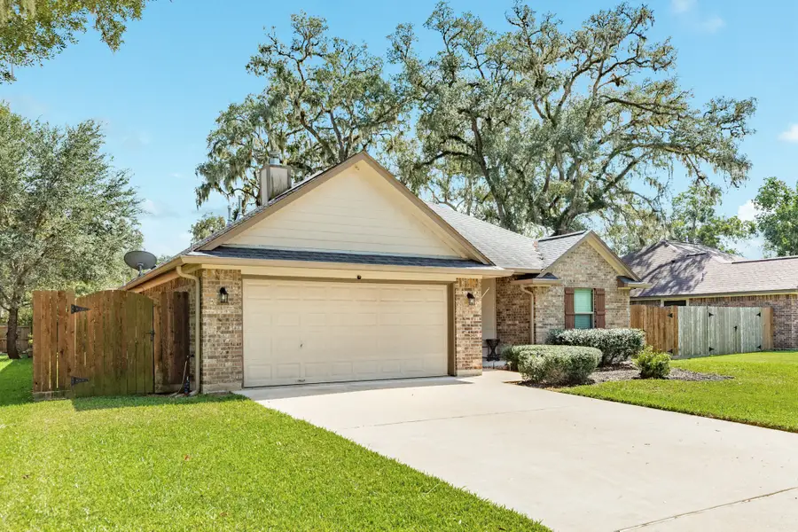 231 Wentworth Drive, West Columbia, TX 77486 - Image #3