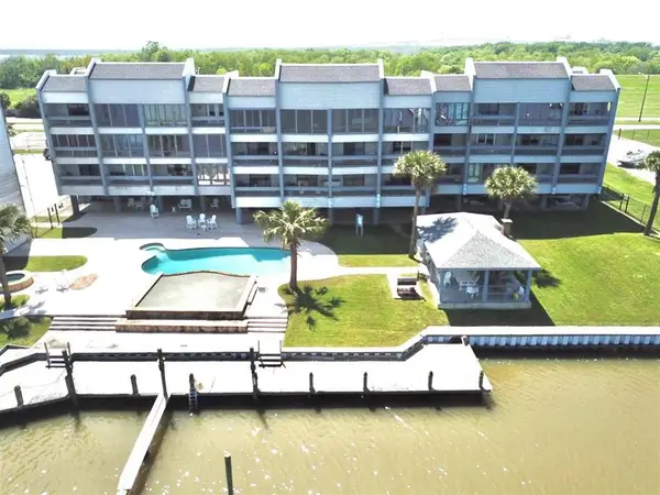 560 Pleasure Island Boulevard #222, Port Arthur, TX 77640