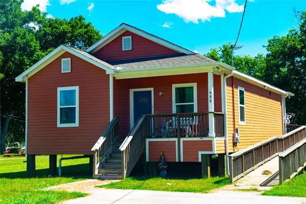 905 W Burleson Street, Wharton, TX 77488