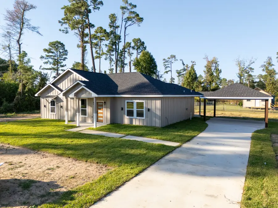 275 Hereford Drive, Onalaska, TX 77360 - Image #2