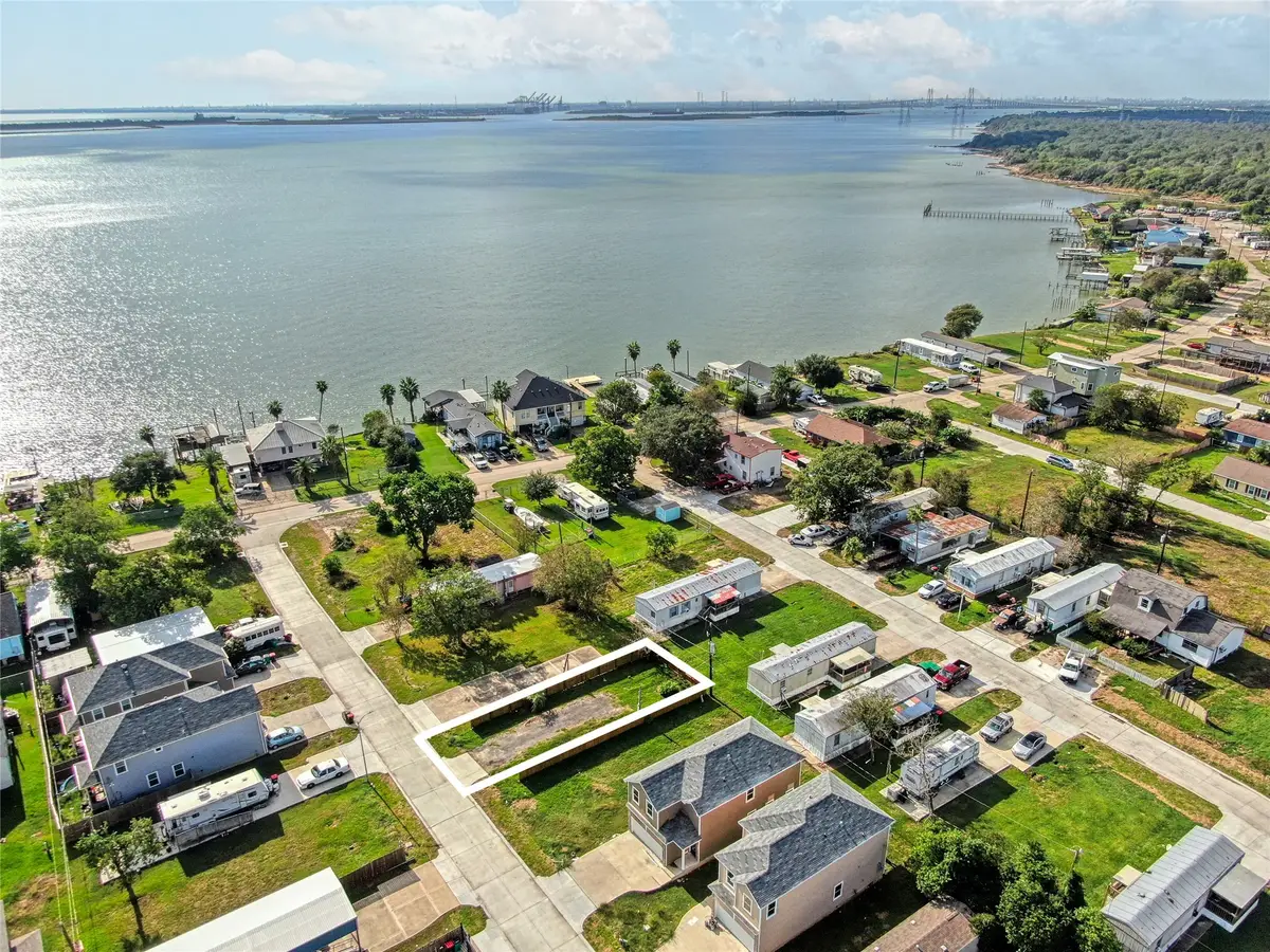 142 Flamingo Bight S, Baytown, TX 77523 - Image #1