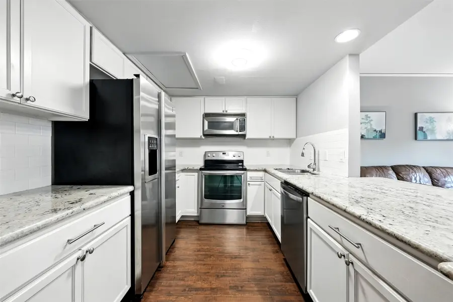 14711 Barryknoll Lane #35, Houston, TX 77079 - Image #2