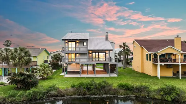 13957 Grambo Boulevard, Galveston, TX 77554