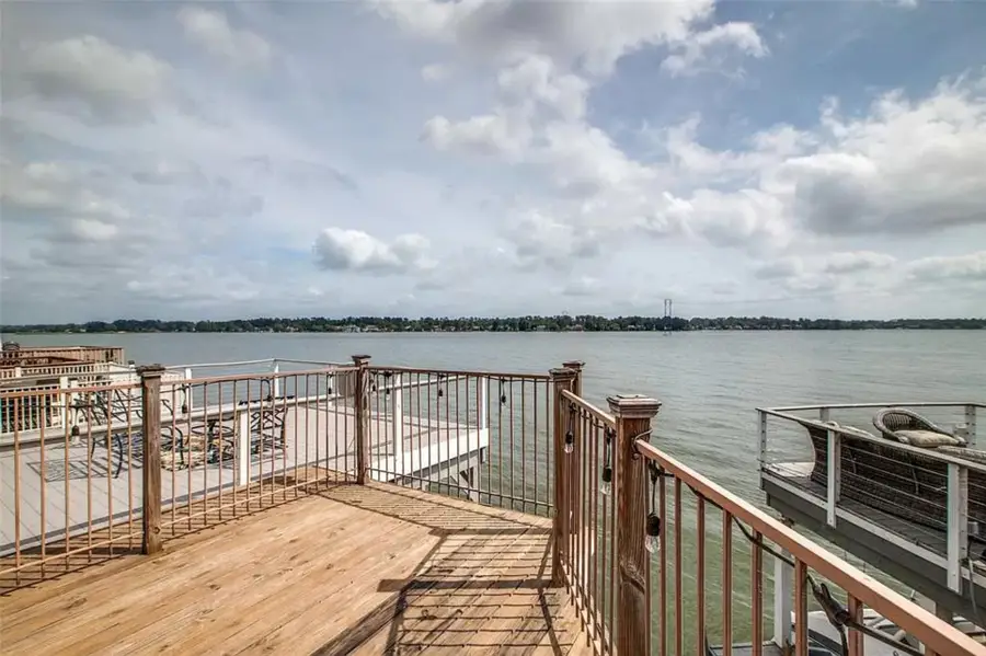 185 Capetown, Conroe, TX 77356 - Image #2