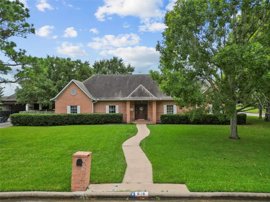 616 Westwood Circle, La Marque, TX 77568 - #2