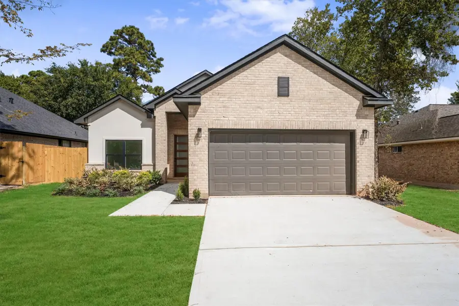 12118 Brightwood Drive, Montgomery, TX 77356 - Image #2