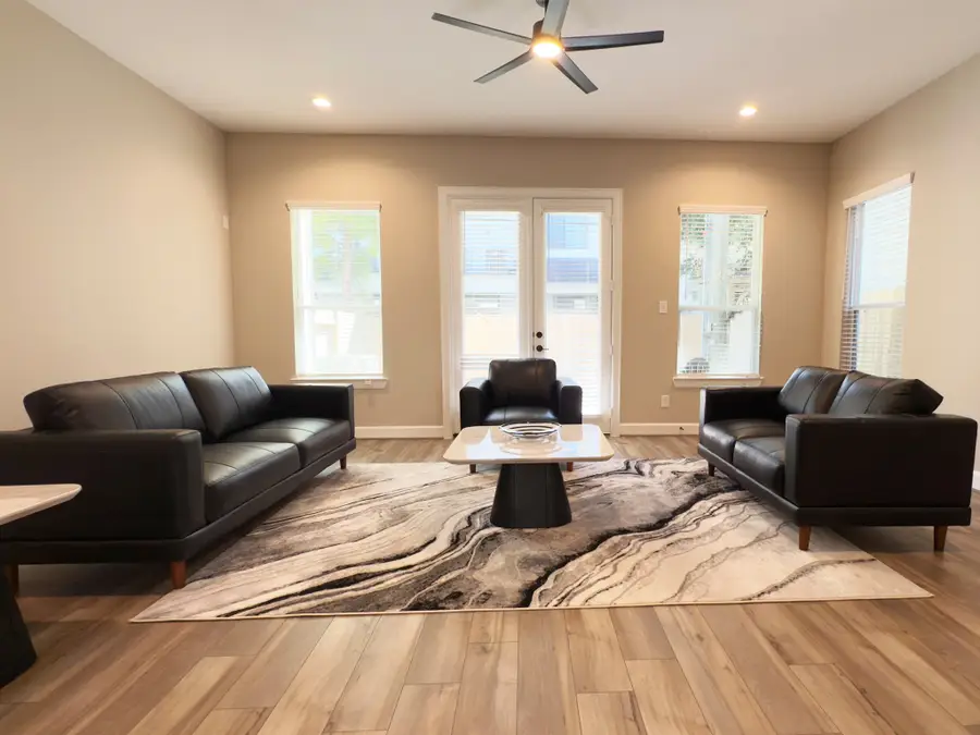 4309 B Dickson Street Street, Houston, TX 77007 - #3