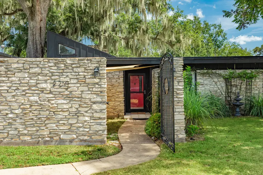 2219 River Oaks Drive, West Columbia, TX 77486 - #3