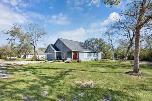 26550 Armadillo Drive, Hempstead, TX 77445