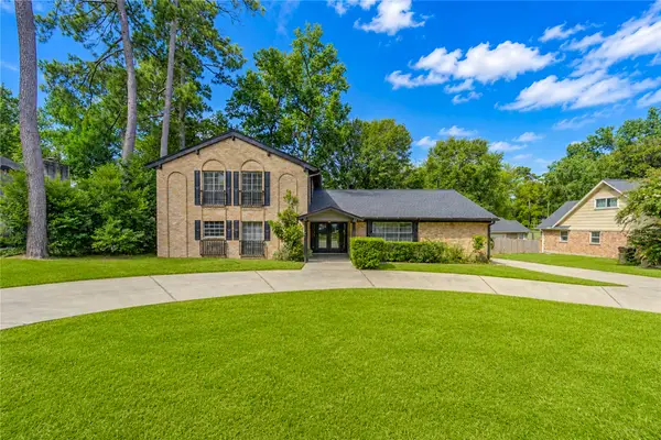 814 Stone Mountain Drive, Conroe, TX 77302