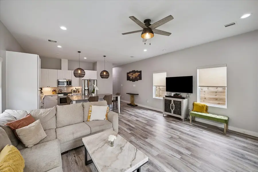 122 E 33rd Street, Houston, TX 77018 - #3
