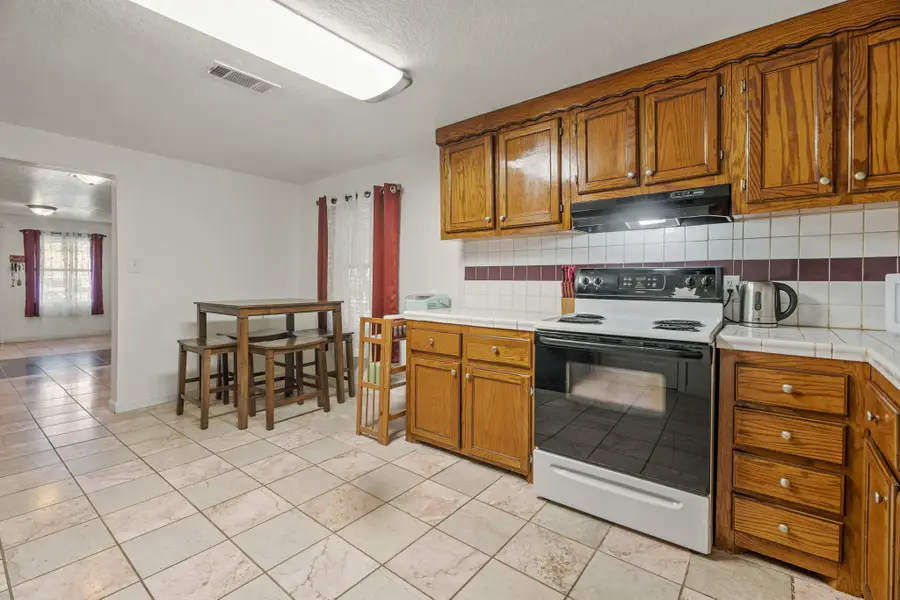 4514 E 24th E Street, Dickinson, TX 77539 - Image #3