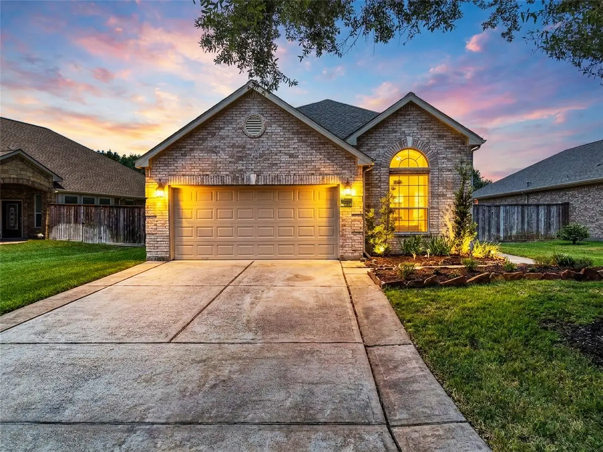 1225 N Riviera Circle, Pearland, TX 77581 - #1