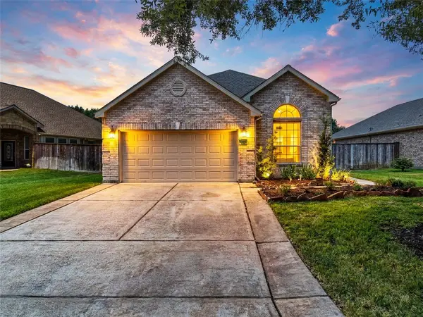 1225 N Riviera Circle, Pearland, TX 77581