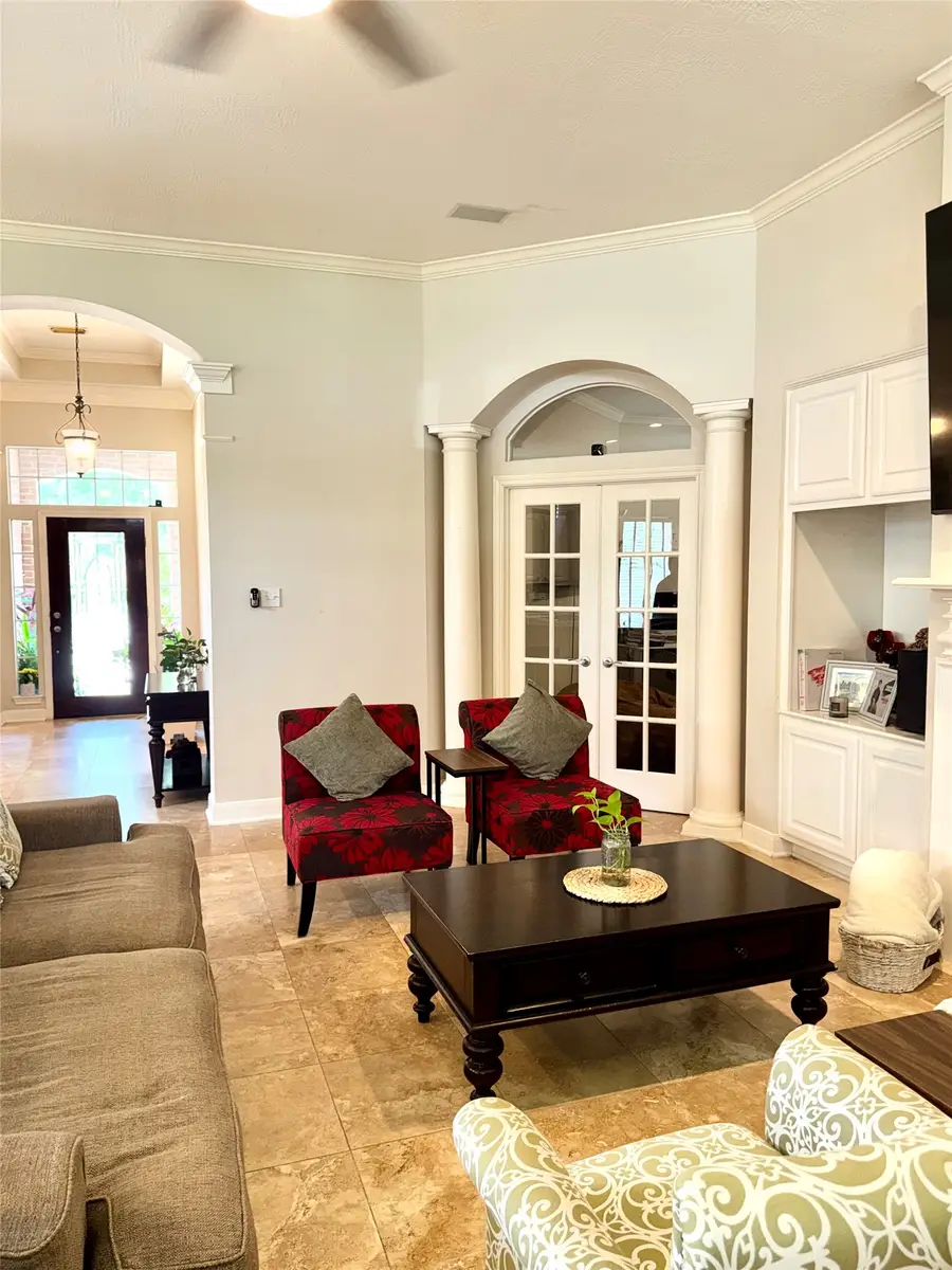 3 Rockledge Drive, The Woodlands, TX 77382 - #3