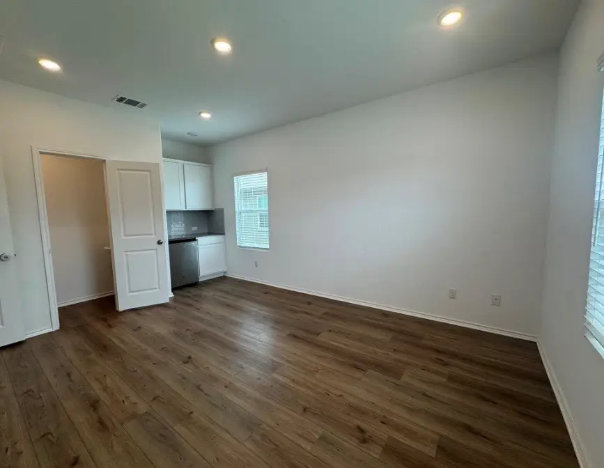 208 Otter Road, Kyle, TX 78640 - Image #2