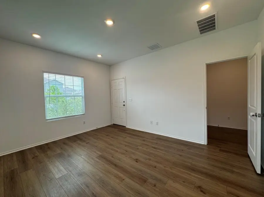 208 Otter Road, Kyle, TX 78640 - Image #3