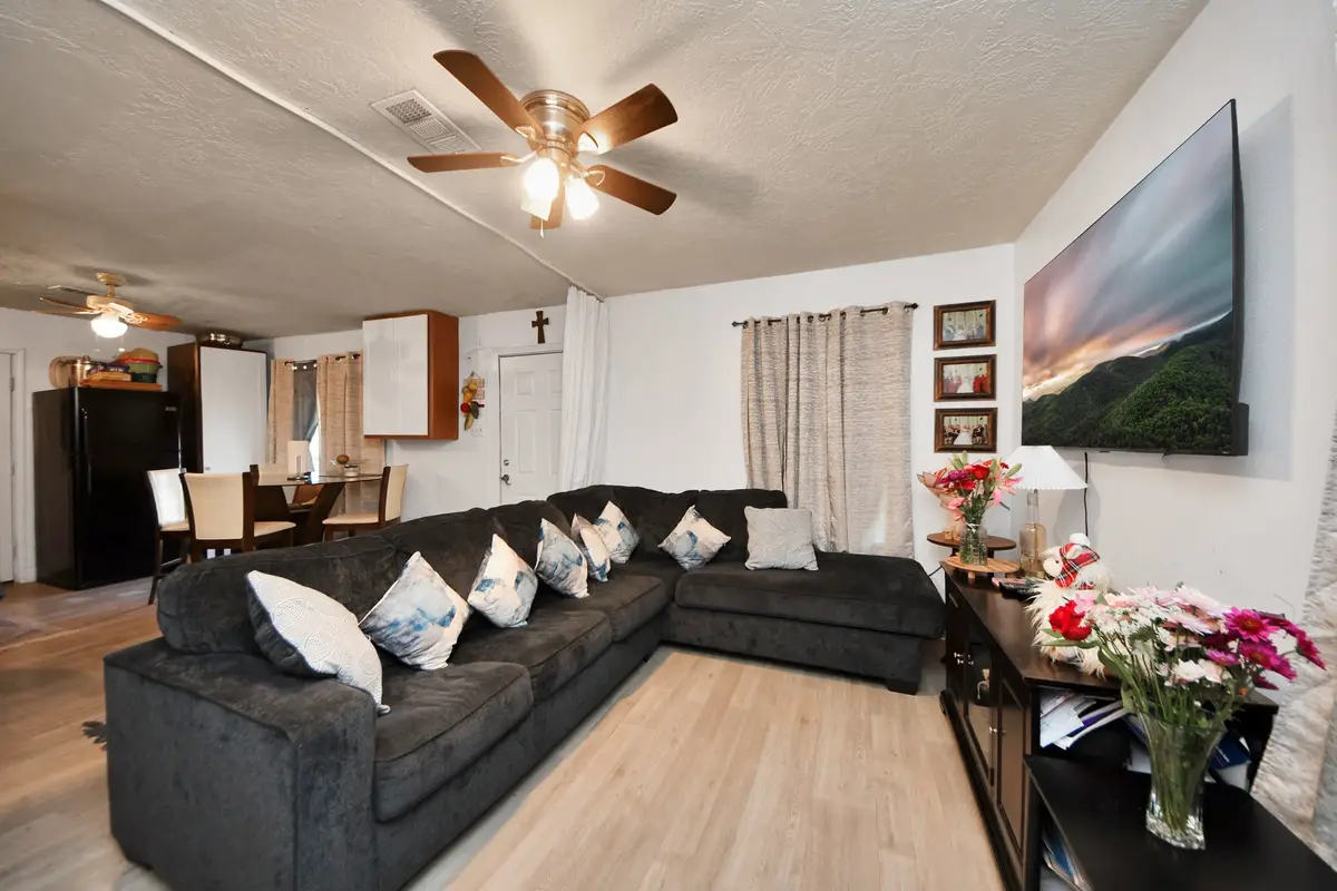 4926 Van Fleet Street, Houston, TX 77033 - Image #1