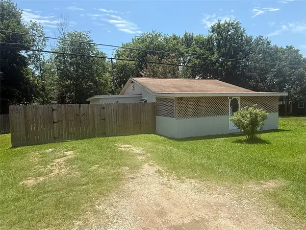 11874 Vanwood Street, Willis, TX 77318