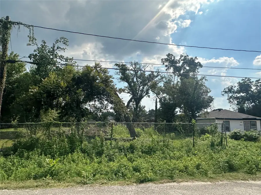 6842 Carothers Street, Houston, TX 77028 - Image #3