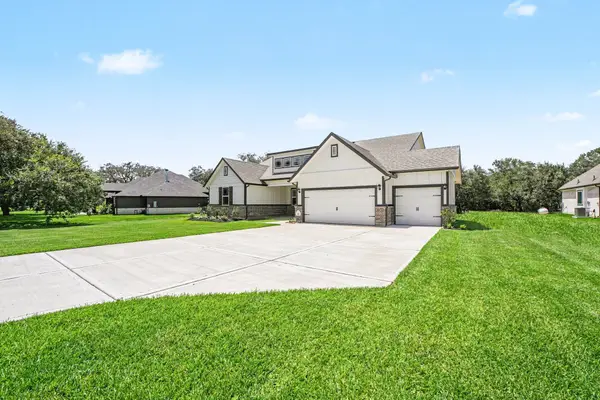 43 Cattle Drive, Bay City, TX 77414