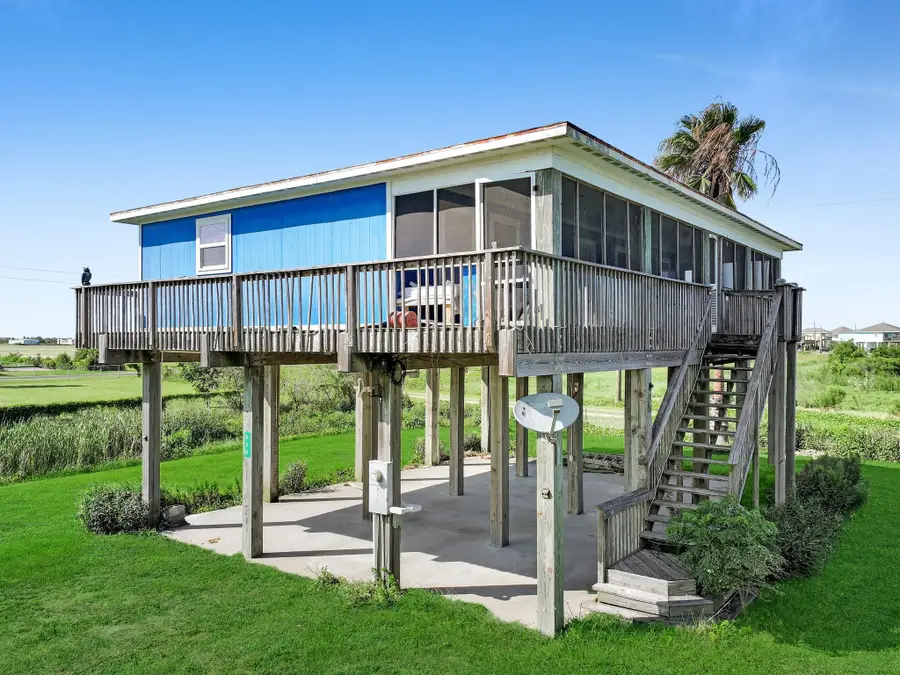 830 E Johnson Crawford Circle, Port Bolivar, TX 77650 - #2