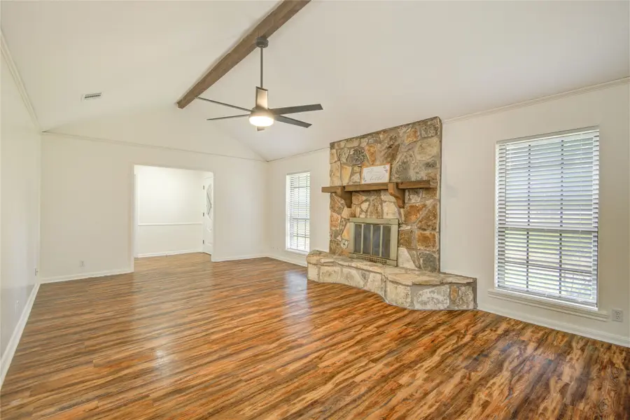 203 Old Angleton Road, Lake Jackson, TX 77566 - Image #2