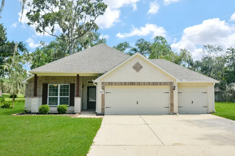 2205 Lake Foreest Dr Drive, West Columbia, TX 77486 - #2