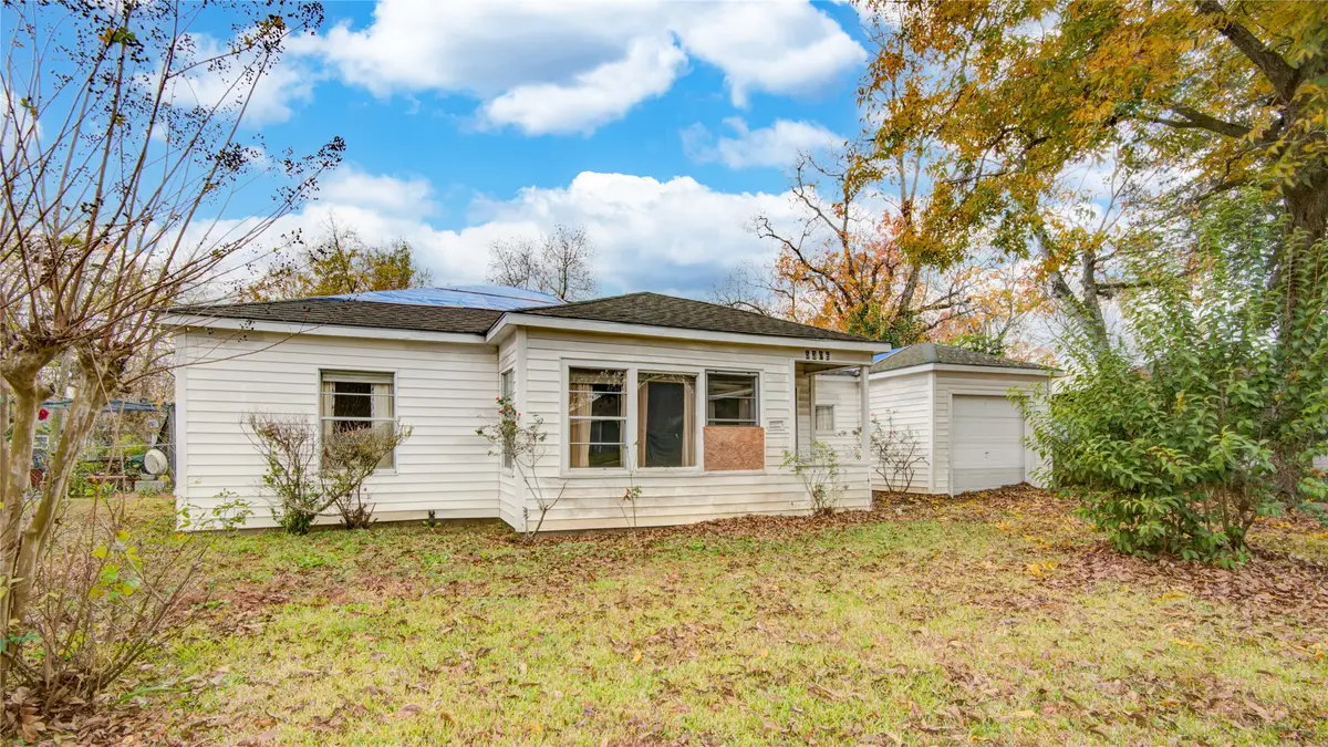 5306 Kenilwood Drive, Houston, TX 77033 - Image #1