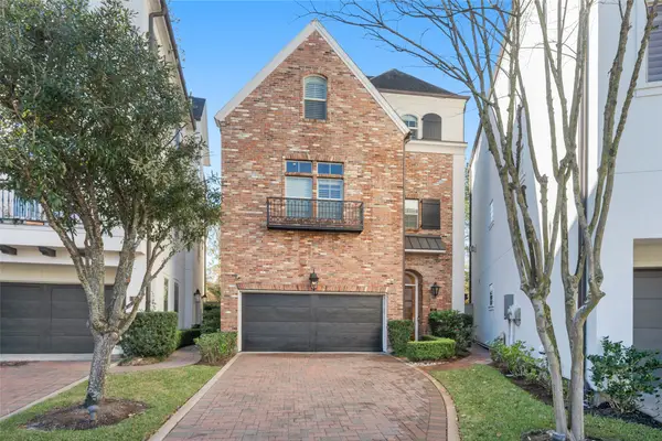 18 Wooded Park Place, The Woodlands, TX 77380