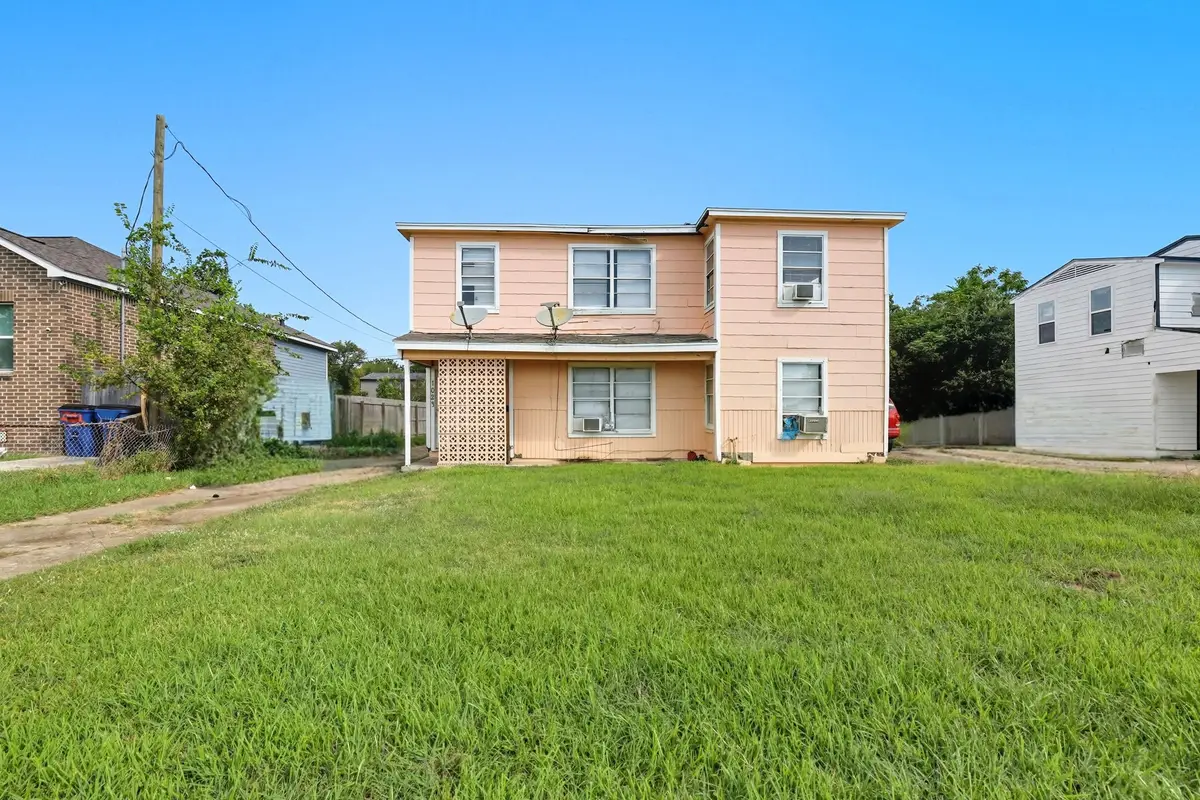 1028 5th Avenue N, Texas City, TX 77590 - Image #1