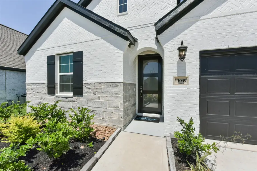 13039 Soaring Forest Drive, Conroe, TX 77302 - Image #3