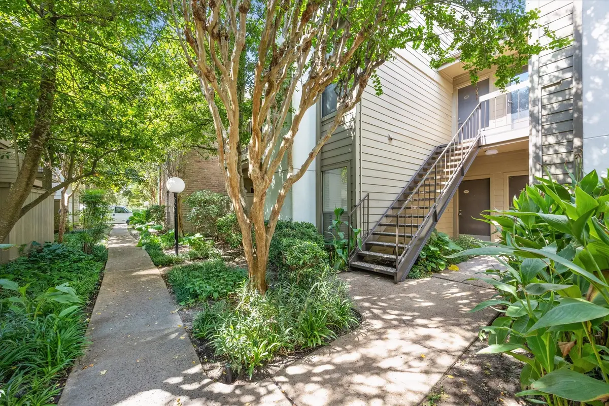 10053 Westpark Dr #307, Houston, TX 77042 - Image #1