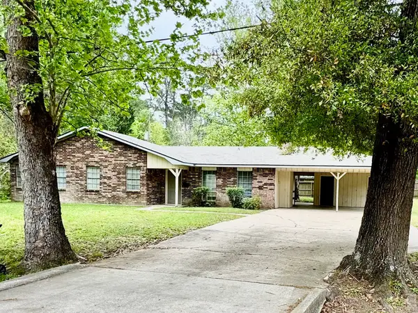 923 North Nellius Street, Woodville, TX 75979