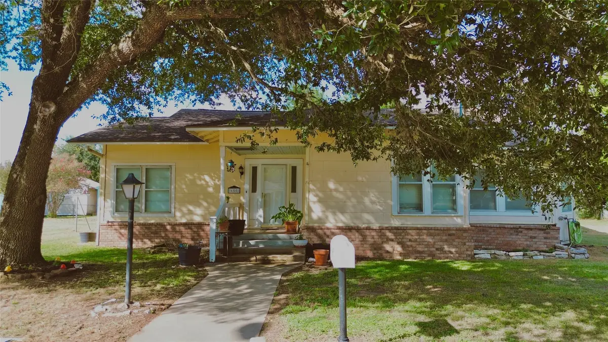 650 Ave H, Somerville, TX 77879 - #1