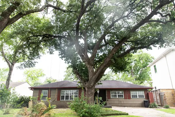 5564 Aspen Street, Bellaire, TX 77401