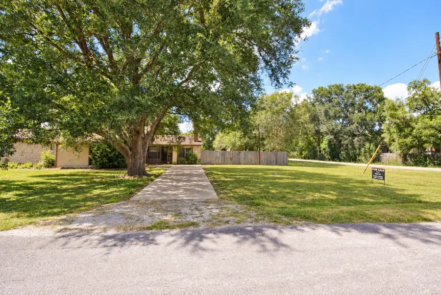 3706 College Street, Damon, TX 77430 - #2