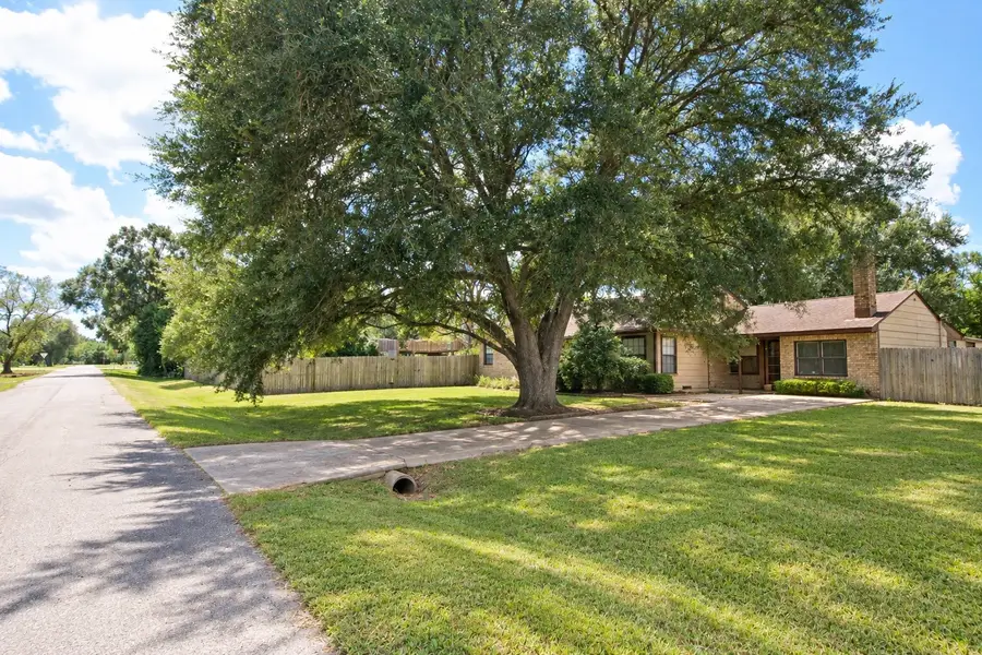3706 College Street, Damon, TX 77430 - #3