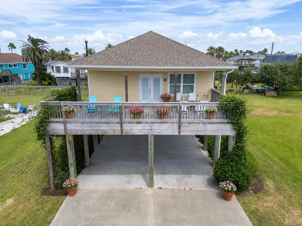 16610 Jolly Roger Road, Jamaica Beach, TX 77554