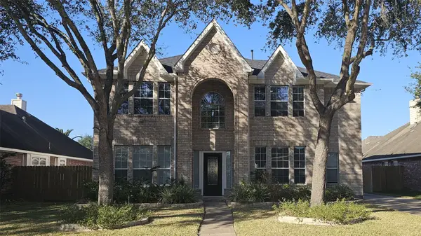 10201 Forest Spring Lane, Pearland, TX 77584