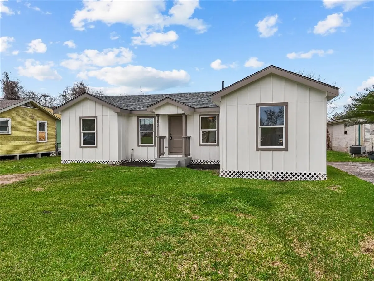 123 Lake Road, La Marque, TX 77568 - #1