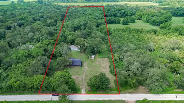 590 County Road 149 Creek, Boling, TX 77420