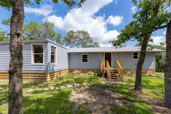 706 Crooked Creek Drive, Sheridan, TX 77475