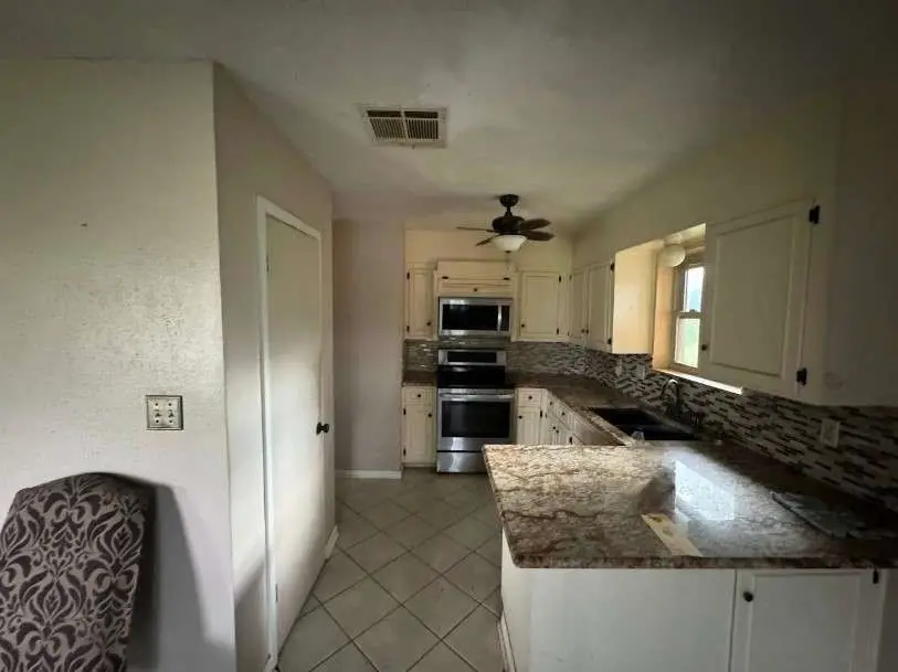 718 Westbury Street, West Orange, TX 77630 - Image #1