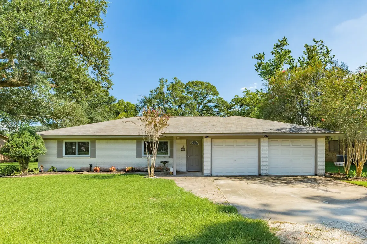 510 Denise Street, West Columbia, TX 77486 - Image #1