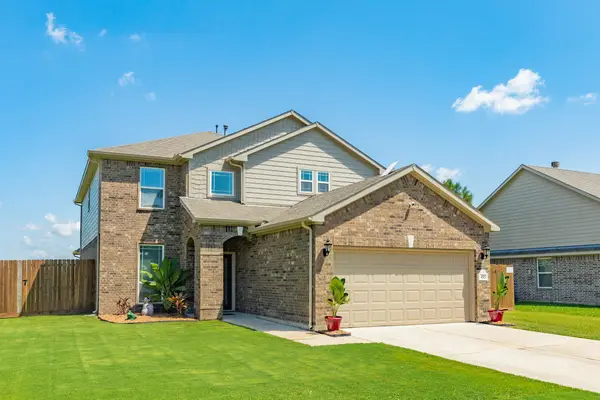 453 Twin Lakes Boulevard W, West Columbia, TX 77486