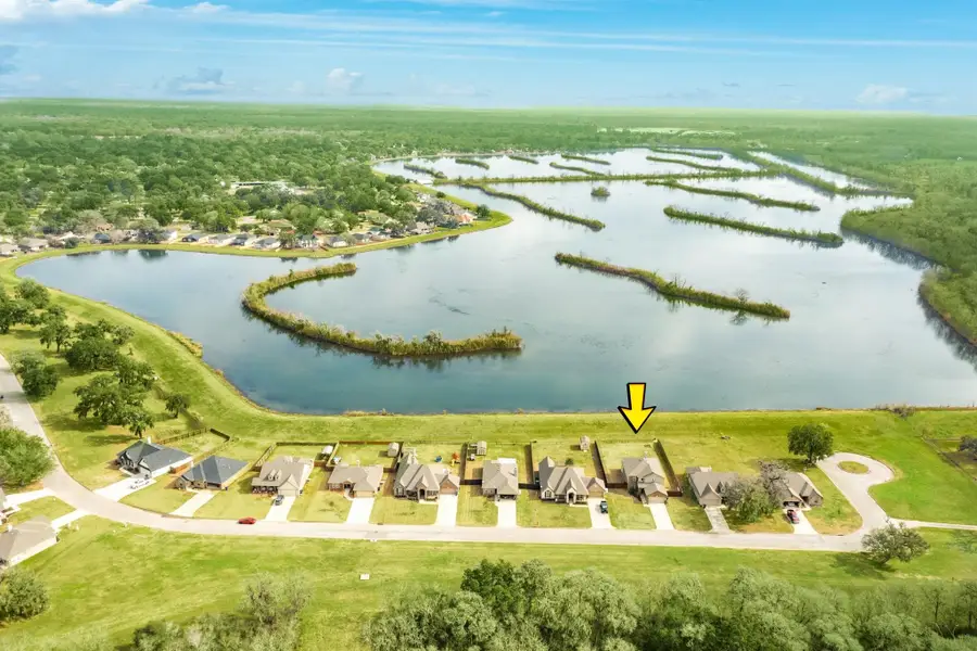 453 Twin Lakes Boulevard W, West Columbia, TX 77486 - Image #2