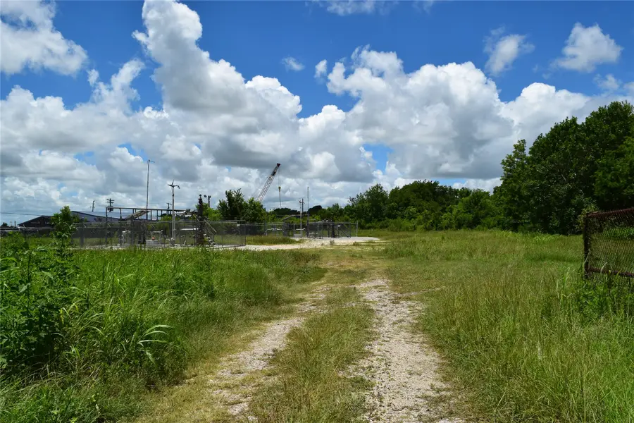 5350 N Highway 35, Pearland, TX 77511 - #2