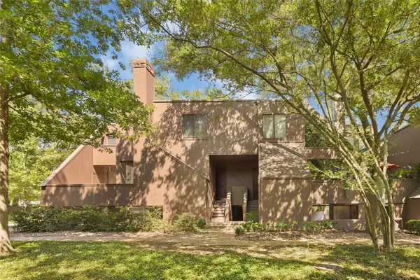 268 Litchfield Lane, Houston, TX 77024