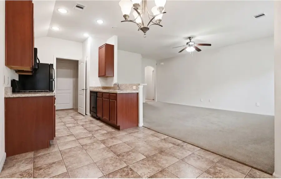 379 Henry Street, Alvin, TX 77511 - #3